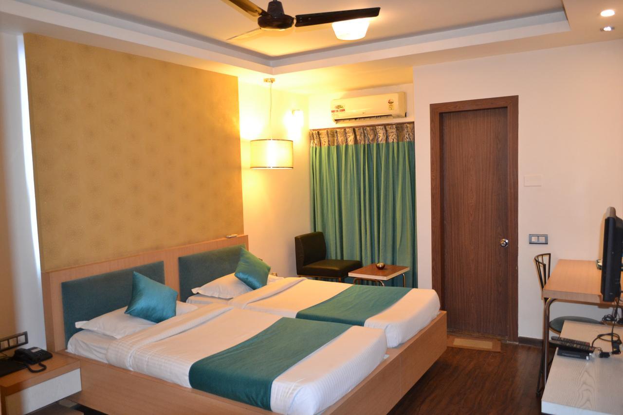 Hotel The Club Bengaluru Zewnętrze zdjęcie